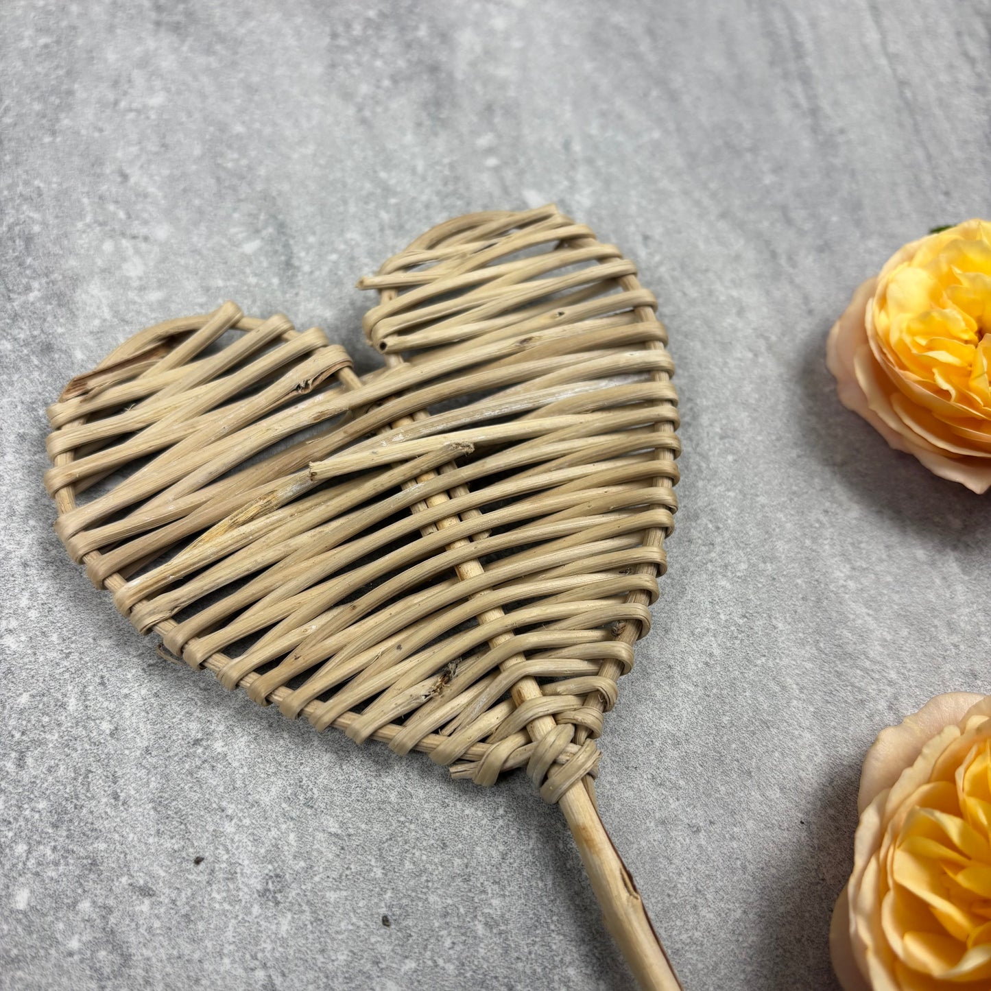 Wicker Heart Pick
